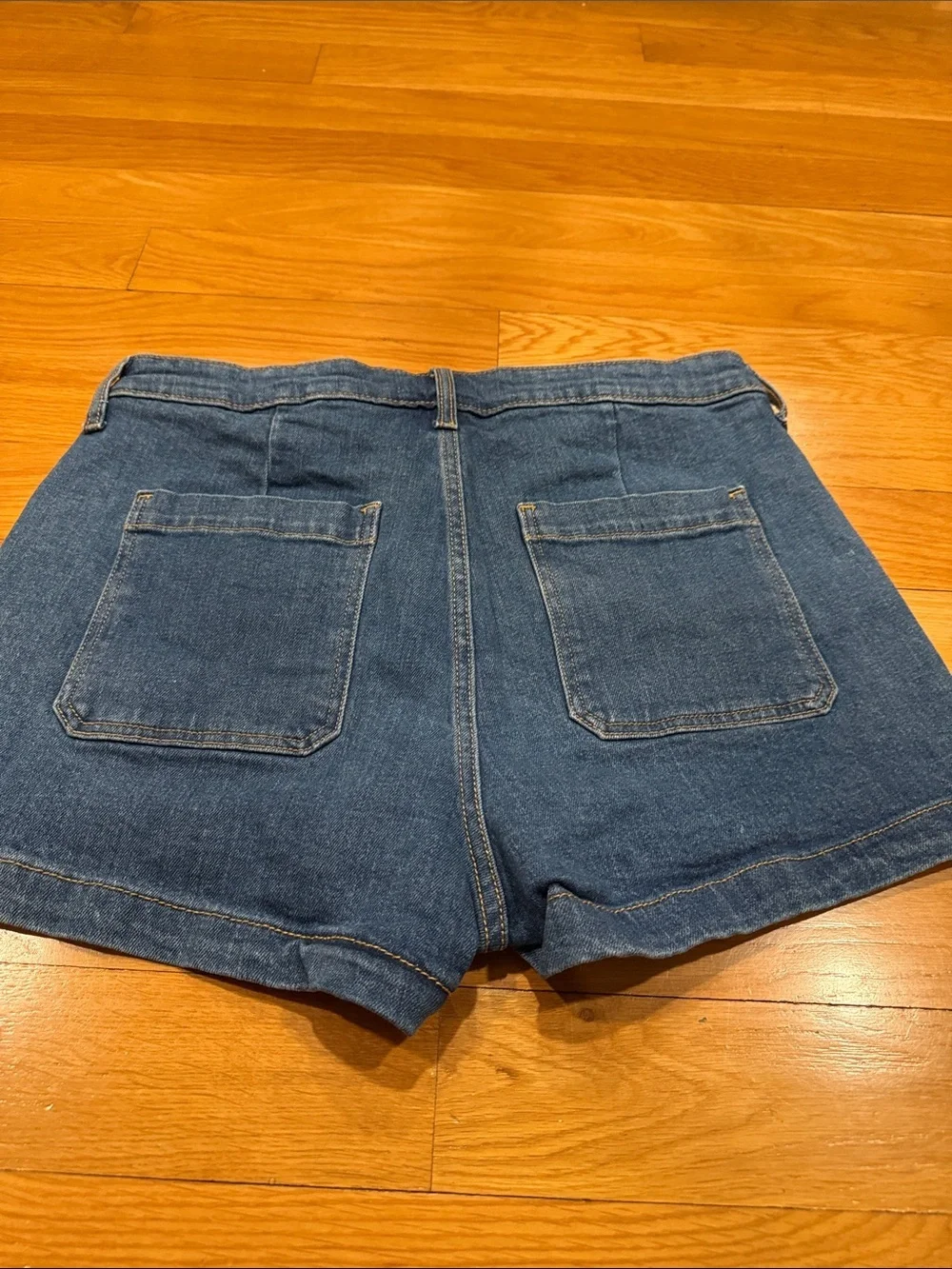 Old Navy button fly high-rise jeans shorts size 12.